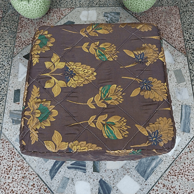 DCM5 Sitting Stool